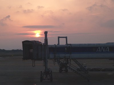 夕暮れの長崎空港