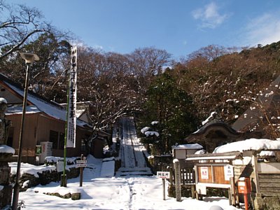 雪の鰐淵寺